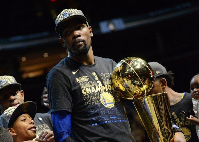 缺少了他 缺少了他