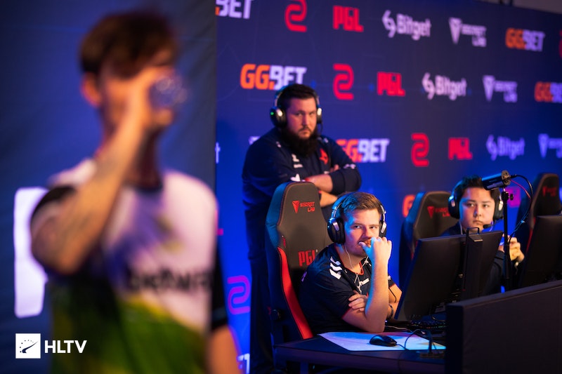 对强敌时都 对强敌时都